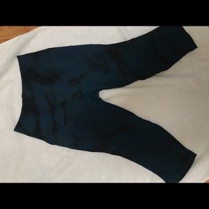 Cropped workout leggings